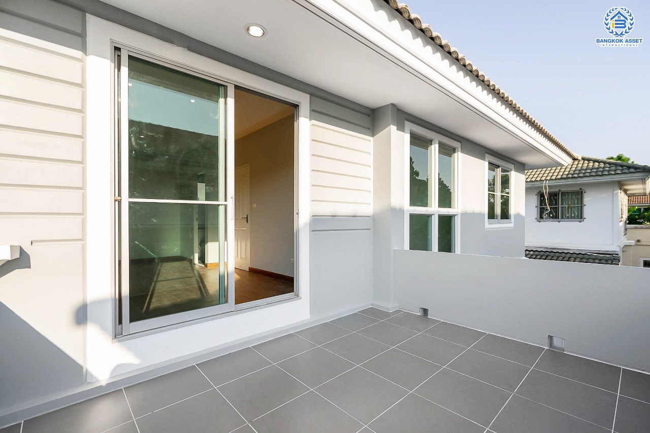 บ้านมือสองตกแต่งใหม่ ม.พฤกษ์ลดา1 บางใหญ่-เซ็นทรัลเวสต์เกต บ้านเดี่ยวคุณภาพ LH จัดเต็มให้แบบพร้อมอยู่ เนื้อที่ 50 ตร.ว. พร้อมฟังก์ชั่น 3 ห้องนอน 2 ห้องน้ำ 2 ที่จอดรถ เดินทางสะดวกสบาย บนเส้นทางสายหลัก "กาญจนาภิเษก" ใกล้เซ็นทรัลเวสต์เกต และรถไฟฟ้าสถานี "คลองบางไผ่"...