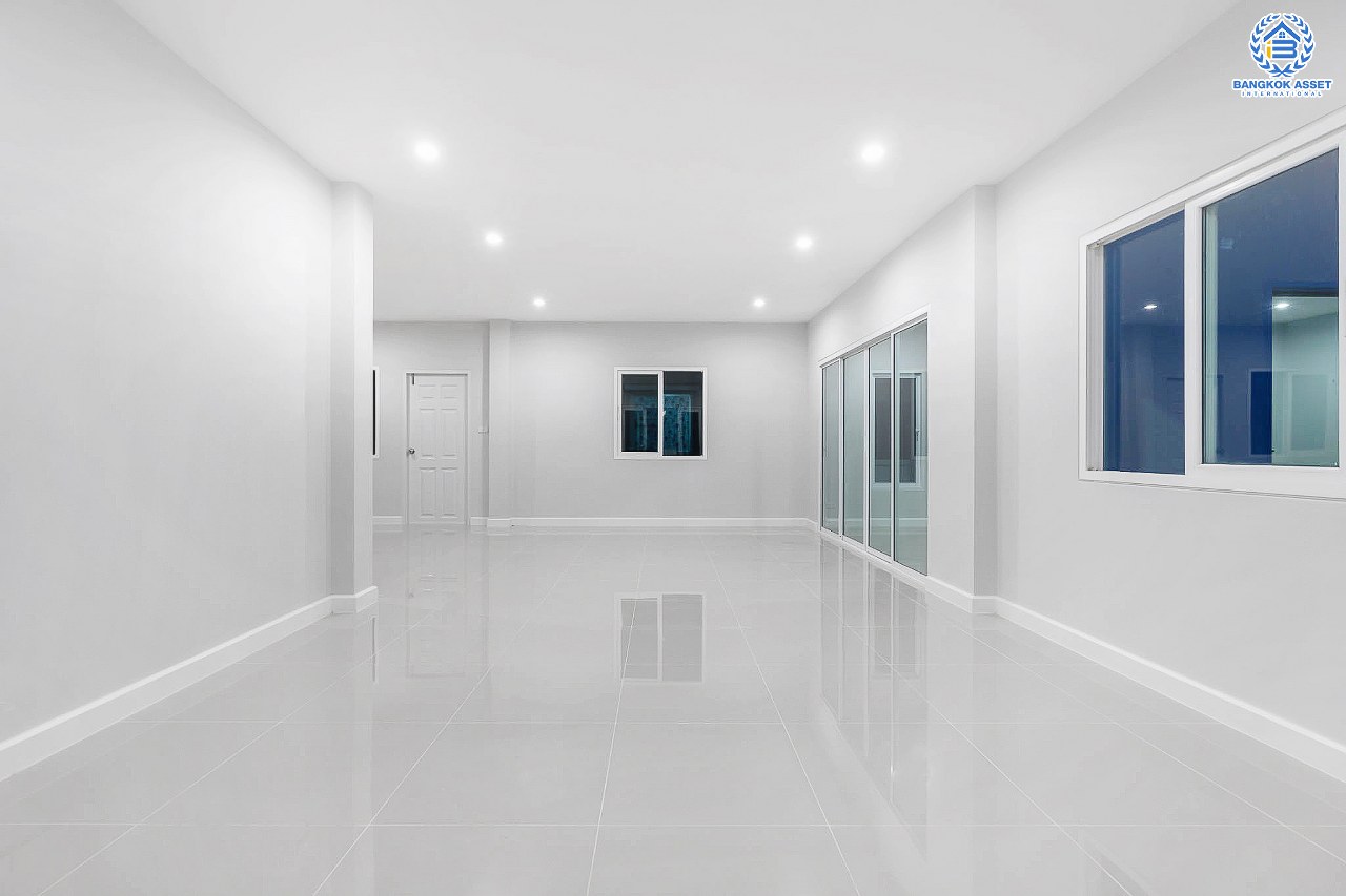 บ้านใหม่มือหนึ่งไม่เคยเข้าอยู่ บ้านเดี่ยวหลังใหญ่ซื้อ 1 เหมือนได้ 3!! ม.วิลล่าคุณาลัย2 บางใหญ่-เซ็นทรัลเวสต์เกต #หลังมุม เนื้อที่ 69.8 ตร.ว. หน้ากว้าง 19 เมตร! ฟังก์ชั่นจัดเต็ม 4 ห้องนอน 3 ห้องน้ำ 1 ห้องทำงาน บนทำเลเยี่ยม ใกล้ถนนกาญจนาฯ และเพียง 10 นาทีถึงรถไฟฟ้า "สถานีคลองบางไผ่"