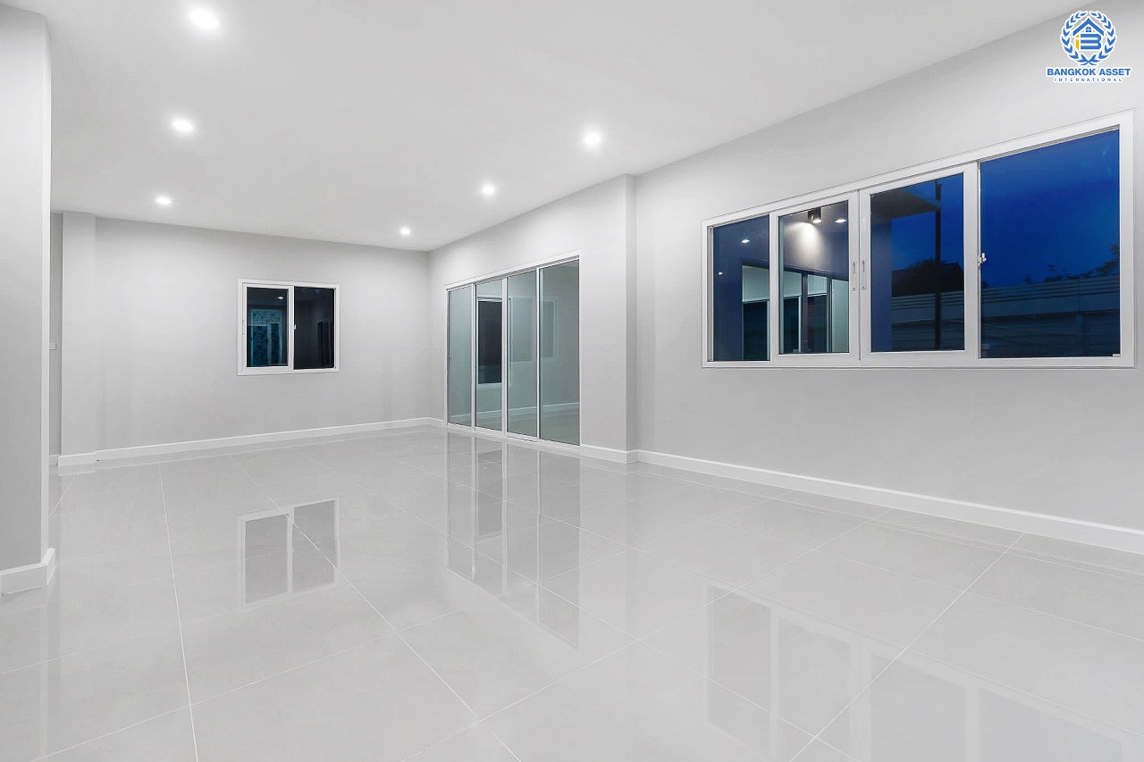 บ้านใหม่มือหนึ่งไม่เคยเข้าอยู่ บ้านเดี่ยวหลังใหญ่ซื้อ 1 เหมือนได้ 3!! ม.วิลล่าคุณาลัย2 บางใหญ่-เซ็นทรัลเวสต์เกต #หลังมุม เนื้อที่ 69.8 ตร.ว. หน้ากว้าง 19 เมตร! ฟังก์ชั่นจัดเต็ม 4 ห้องนอน 3 ห้องน้ำ 1 ห้องทำงาน บนทำเลเยี่ยม ใกล้ถนนกาญจนาฯ และเพียง 10 นาทีถึงรถไฟฟ้า "สถานีคลองบางไผ่"