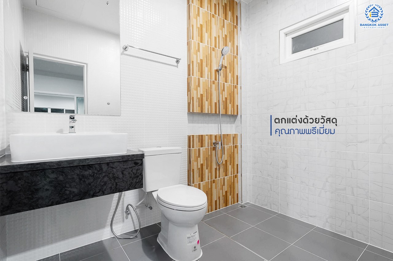 บ้านใหม่มือหนึ่งไม่เคยเข้าอยู่ บ้านเดี่ยวหลังใหญ่ซื้อ 1 เหมือนได้ 3!! ม.วิลล่าคุณาลัย2 บางใหญ่-เซ็นทรัลเวสต์เกต #หลังมุม เนื้อที่ 69.8 ตร.ว. หน้ากว้าง 19 เมตร! ฟังก์ชั่นจัดเต็ม 4 ห้องนอน 3 ห้องน้ำ 1 ห้องทำงาน บนทำเลเยี่ยม ใกล้ถนนกาญจนาฯ และเพียง 10 นาทีถึงรถไฟฟ้า "สถานีคลองบางไผ่"