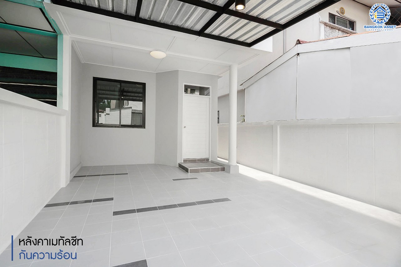 บ้านมือสองตกแต่งใหม่ ม.อิ่มอัมพร3 ราชพฤกษ์ เนื้อที่ 22.8 ตร.ว. ฟังก์ชั่นครบ พร้อมเข้าอยู่ 2 ห้องนอน 2 ห้องน้ำ 1 ห้องอเนกประสงค์ พร้อม Living Room รองรับทุกกิจกรรมความสุข บนทำเลติดถนนราชพฤกษ์ เชื่อมต่อได้หลายเส้นทางและใกล้รถไฟฟ้า "สถานีจรัญฯ13"...