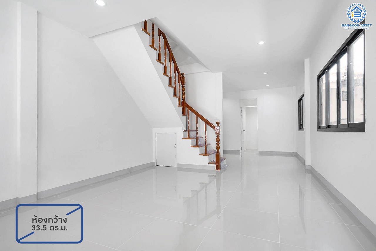 บ้านมือสองตกแต่งใหม่ ม.อิ่มอัมพร3 ราชพฤกษ์ เนื้อที่ 22.8 ตร.ว. ฟังก์ชั่นครบ พร้อมเข้าอยู่ 2 ห้องนอน 2 ห้องน้ำ 1 ห้องอเนกประสงค์ พร้อม Living Room รองรับทุกกิจกรรมความสุข บนทำเลติดถนนราชพฤกษ์ เชื่อมต่อได้หลายเส้นทางและใกล้รถไฟฟ้า "สถานีจรัญฯ13"...