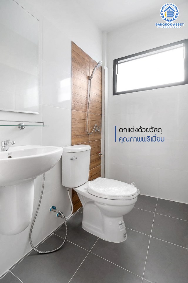 บ้านมือสองตกแต่งใหม่ ม.อิ่มอัมพร3 ราชพฤกษ์ เนื้อที่ 22.8 ตร.ว. ฟังก์ชั่นครบ พร้อมเข้าอยู่ 2 ห้องนอน 2 ห้องน้ำ 1 ห้องอเนกประสงค์ พร้อม Living Room รองรับทุกกิจกรรมความสุข บนทำเลติดถนนราชพฤกษ์ เชื่อมต่อได้หลายเส้นทางและใกล้รถไฟฟ้า "สถานีจรัญฯ13"...