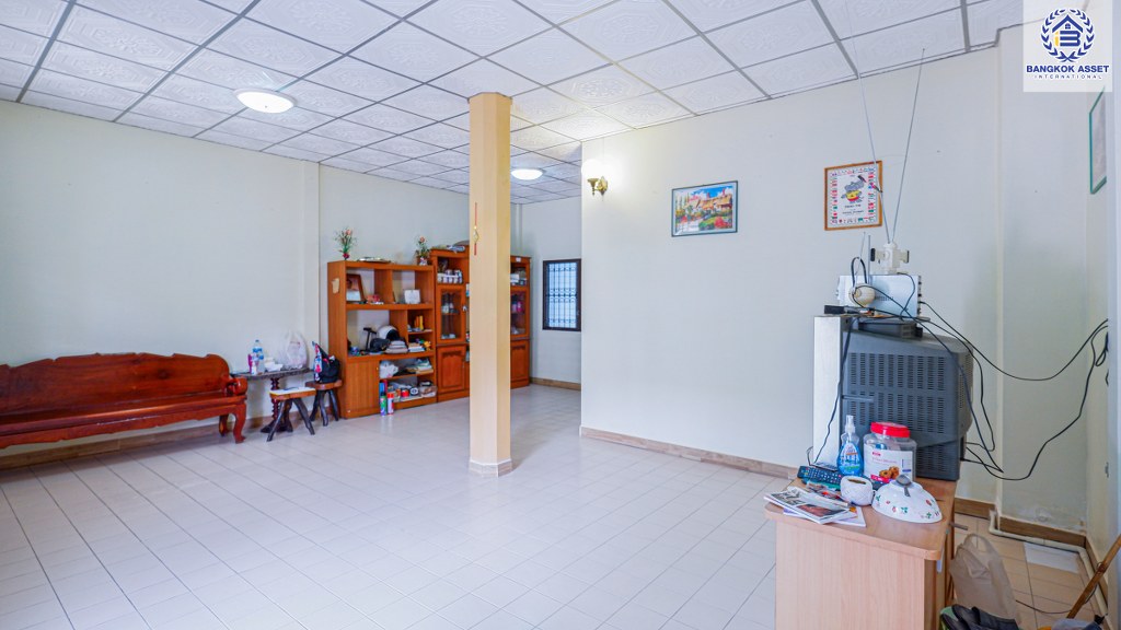 ทาวน์เฮ้าส์มือสองนนทบุรี ทำเลติดรถไฟฟ้า "สถานีไทรม้า" ม.ซื่อตรง บ้านพร้อมอยู่ เนื้อที่ 26 ตร.ว. ฟังก์ชั่น 4 ห้องนอน ทำเลเยี่ยม ใกล้เซ็นทรัลรัตนาธิเบศร์ และทางด่วนงามวงศ์วาน...