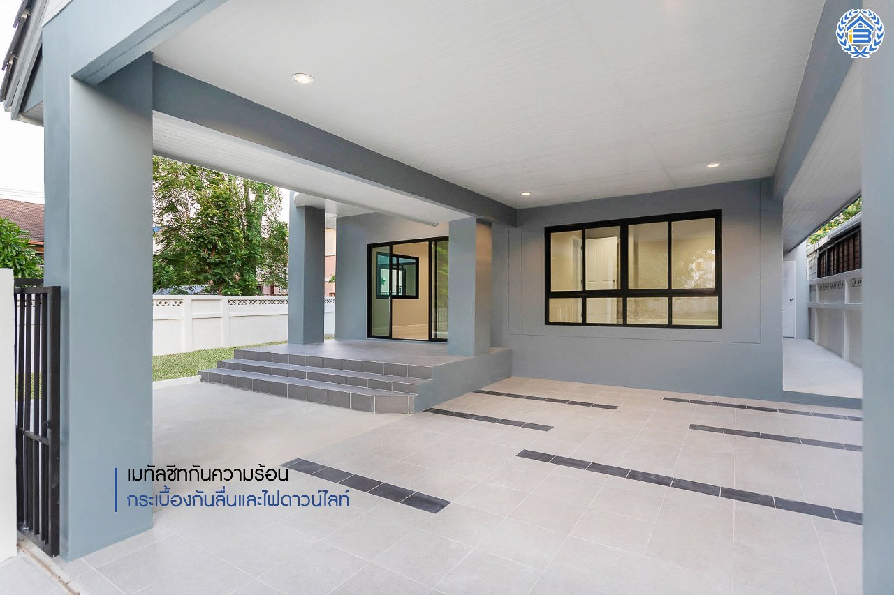 บ้านมือสองตกแต่งใหม่ ม.กฤษดานคร20 ปิ่นเกล้า ติดถนนบรมราชชนนี หลังใหญ่ดีไซน์สวย เนื้อที่ 60 ตร.ว. บรรยากาศเป็นส่วนตัว ฟังก์ชั่น 4 ห้องนอน 2 ห้องน้ำ พร้อม Living Room กว้างขวางบนพื้นที่ใช้สอยมากกว่า 200 ตร.ม. บนทำเลเดินทางสะดวกใกล้ทางคู่ขนานลอยฟ้าบรมราชชนนี และ เพียง 10 นาทีถึงเซ็นทรัลปิ่นเกล้า