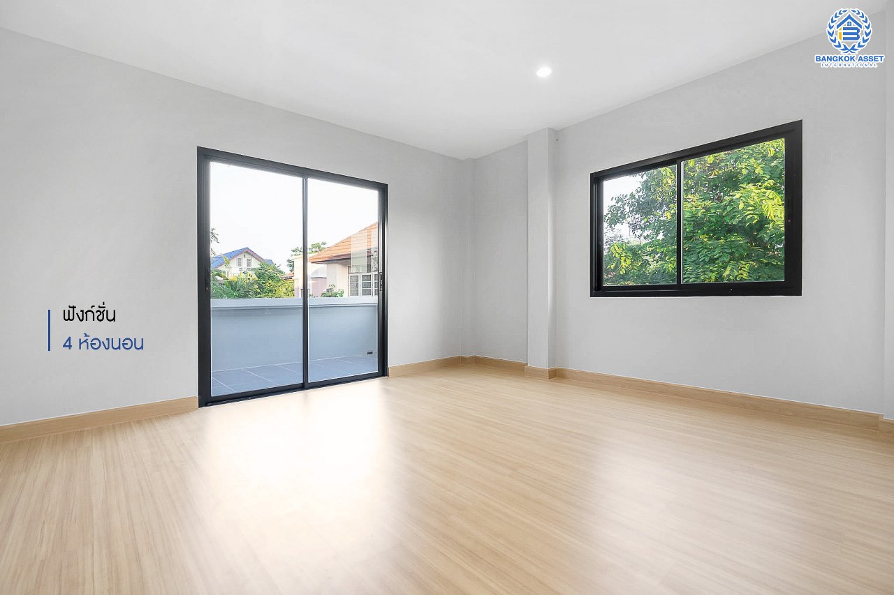 บ้านมือสองตกแต่งใหม่ ม.กฤษดานคร20 ปิ่นเกล้า ติดถนนบรมราชชนนี หลังใหญ่ดีไซน์สวย เนื้อที่ 60 ตร.ว. บรรยากาศเป็นส่วนตัว ฟังก์ชั่น 4 ห้องนอน 2 ห้องน้ำ พร้อม Living Room กว้างขวางบนพื้นที่ใช้สอยมากกว่า 200 ตร.ม. บนทำเลเดินทางสะดวกใกล้ทางคู่ขนานลอยฟ้าบรมราชชนนี และ เพียง 10 นาทีถึงเซ็นทรัลปิ่นเกล้า