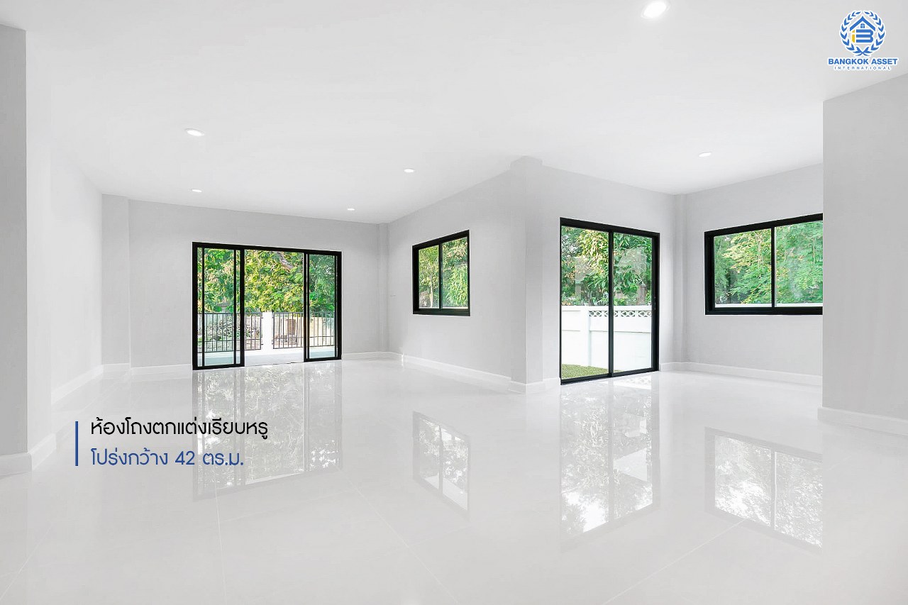 บ้านมือสองตกแต่งใหม่ ม.กฤษดานคร20 ปิ่นเกล้า ติดถนนบรมราชชนนี หลังใหญ่ดีไซน์สวย เนื้อที่ 60 ตร.ว. บรรยากาศเป็นส่วนตัว ฟังก์ชั่น 4 ห้องนอน 2 ห้องน้ำ พร้อม Living Room กว้างขวางบนพื้นที่ใช้สอยมากกว่า 200 ตร.ม. บนทำเลเดินทางสะดวกใกล้ทางคู่ขนานลอยฟ้าบรมราชชนนี และ เพียง 10 นาทีถึงเซ็นทรัลปิ่นเกล้า