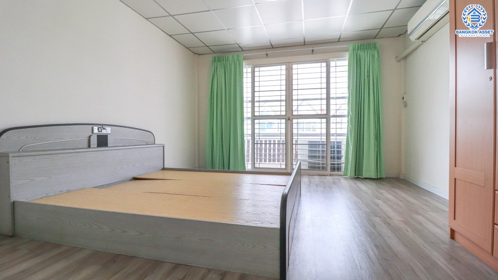 บ้านมือสองนนทบุรี โซนเมือง! ม.ตะวันนา สนามบินน้ำ ฟังก์ชั่น 2 ห้องนอนใหญ่ ต่อเติมครัว โรงรถพร้อมอยู่ บนทำเลเยี่ยม ใกล้เซ็นทรัลรัตนาธิเบศร์ สถานที่ราชการหลายแห่ง และรถไฟฟ้า 2 สาย...