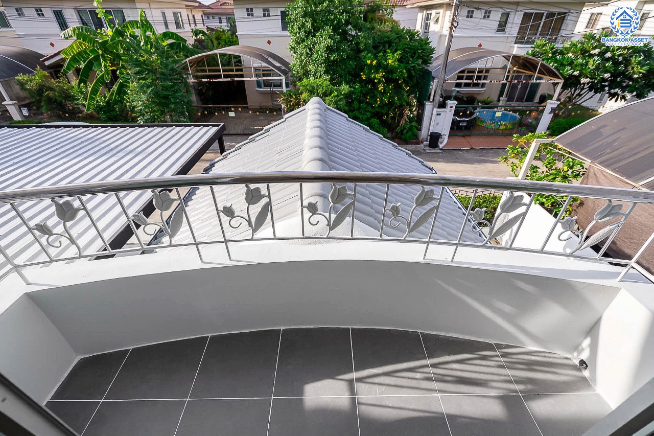 บ้านมือสองตกแต่งใหม่ ม.ศุภาลัยวิลล์ วงแหวน-รัตนาธิเบศร์ เนื้อที่ 50 ตร.ว. ฟังก์ชั่นครบ 3 ห้องนอน 2 ห้องน้ำ 1 ห้องอเนกประสงค์ปรับเปลี่ยนเป็นห้องนอนได้ มีWalk- in Closet และสามารถจอดรถได้ 2 คัน กว้างขวางพร้อมอยู่ บนทำเลเดินทางสะดวก ใกล้ถ.กาญจนาภิเษก เซ็นทรัลเวสต์เกต และรถไฟฟ้า "สถานีคลองบางไผ่"...