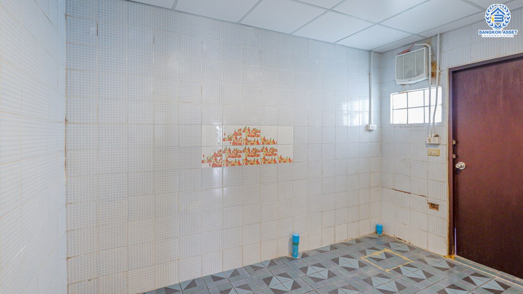 ทาวน์เฮ้าส์มือสองนนทบุรี ทำเลติดรถไฟฟ้า "สถานีไทรม้า" ม.ซื่อตรง รัตนาธิเบศร์ เนื้อที่ 26 ตร.ว. หน้ากว้าง 6 เมตร ฟังก์ชั่น 3 ห้องนอน 2 ห้องน้ำ เดินทางสะดวก บนทำเลโซนเมือง ใกล้เซ็นทรัลรัตนาธิเบศร์ และทางด่วนงามวงศ์วาน...