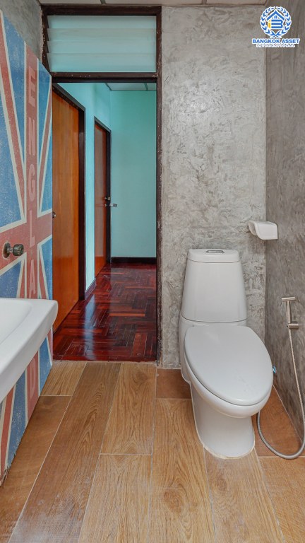 ทาวน์เฮ้าส์มือสองนนทบุรี ทำเลติดรถไฟฟ้า "สถานีไทรม้า" ม.ซื่อตรง รัตนาธิเบศร์ เนื้อที่ 26 ตร.ว. หน้ากว้าง 6 เมตร ฟังก์ชั่น 3 ห้องนอน 2 ห้องน้ำ เดินทางสะดวก บนทำเลโซนเมือง ใกล้เซ็นทรัลรัตนาธิเบศร์ และทางด่วนงามวงศ์วาน...