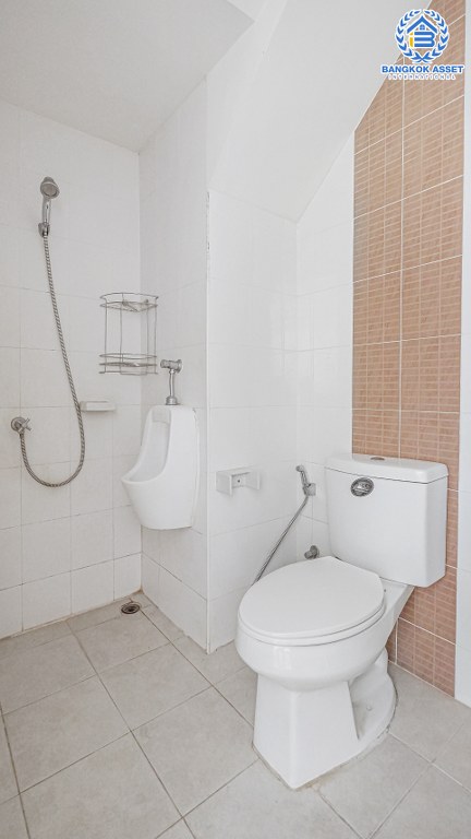 ทาวน์เฮ้าส์มือสองนนทบุรี ทำเลติดถนนราชพฤกษ์ ใกล้วงเวียนพระรามห้า ม.พฤกษาทาวน์ บ้านต่อเติมครบ เนื้อที่ 21.4 ตร.ว. หน้ากว้าง 5.7 เมตร จอดรถได้ 2 คัน ฟังก์ชั่น 3 ห้องนอน 2 ห้องน้ำ พร้อมบิ้วท์อินครัวเคาน์เตอร์ ราคาสุดคุ้ม!...