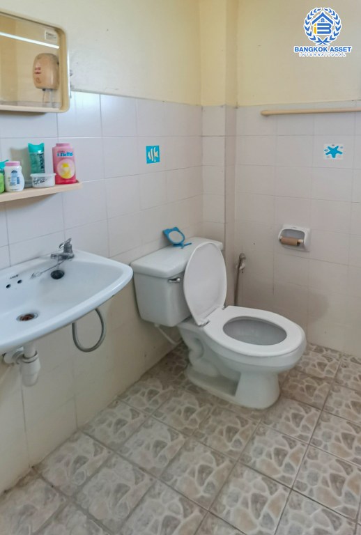 บ้านเดี่ยวมือสองนนทบุรี ถนนเมน ราคาถูกที่สุดในย่านนี้! ม.พร้อมจิตร ปิ่นเกล้า-กาญจนาภิเษก เนื้อที่ 52.7 ตร.ว. ฟังก์ชั่นครบ ครัวกว้าง พร้อมอยู่ บนทำเลเดินทางสะดวก ใกล้เซ็นทรัลเวสต์เกต...