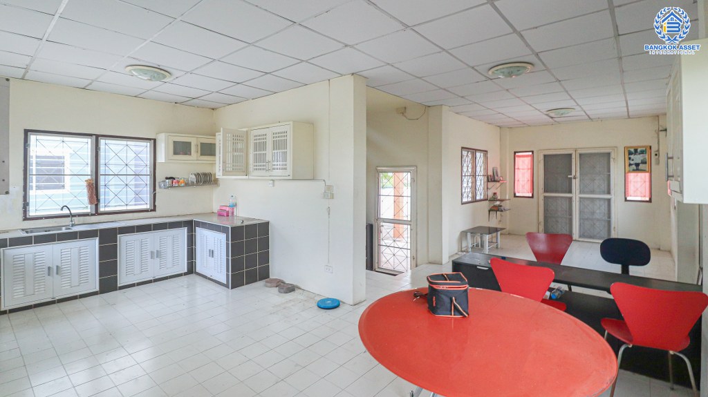 บ้านเดี่ยวมือสองนนทบุรี ถนนเมน ราคาถูกที่สุดในย่านนี้! ม.พร้อมจิตร ปิ่นเกล้า-กาญจนาภิเษก เนื้อที่ 52.7 ตร.ว. ฟังก์ชั่นครบ ครัวกว้าง พร้อมอยู่ บนทำเลเดินทางสะดวก ใกล้เซ็นทรัลเวสต์เกต...