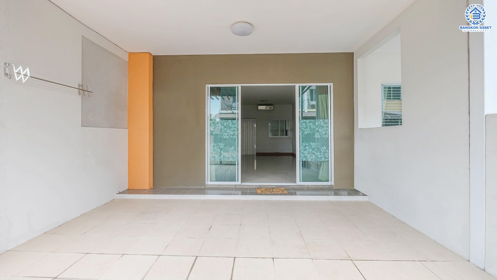 ทาวน์เฮ้าส์มือสองนนทบุรี ทำเลโซนเมือง ม.ซิตี้เซนส์ ประชาชื่น แบรนด์ดัง ปริญสิริ* บ้านต่อเติมครบ ฟังก์ชั่น 3 ห้องนอน แถมแอร์ 3 เครื่อง พร้อมเฟอร์นิเจอร์ เดินทางสะดวก ใกล้เดอะมอลล์ ม.ธุรกิจบัณฑิตย์ และทางด่วนงามวงศ์วาน...