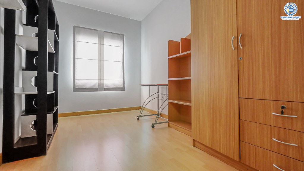 ทาวน์เฮ้าส์มือสองนนทบุรี ทำเลโซนเมือง ม.ซิตี้เซนส์ ประชาชื่น แบรนด์ดัง ปริญสิริ* บ้านต่อเติมครบ ฟังก์ชั่น 3 ห้องนอน แถมแอร์ 3 เครื่อง พร้อมเฟอร์นิเจอร์ เดินทางสะดวก ใกล้เดอะมอลล์ ม.ธุรกิจบัณฑิตย์ และทางด่วนงามวงศ์วาน...