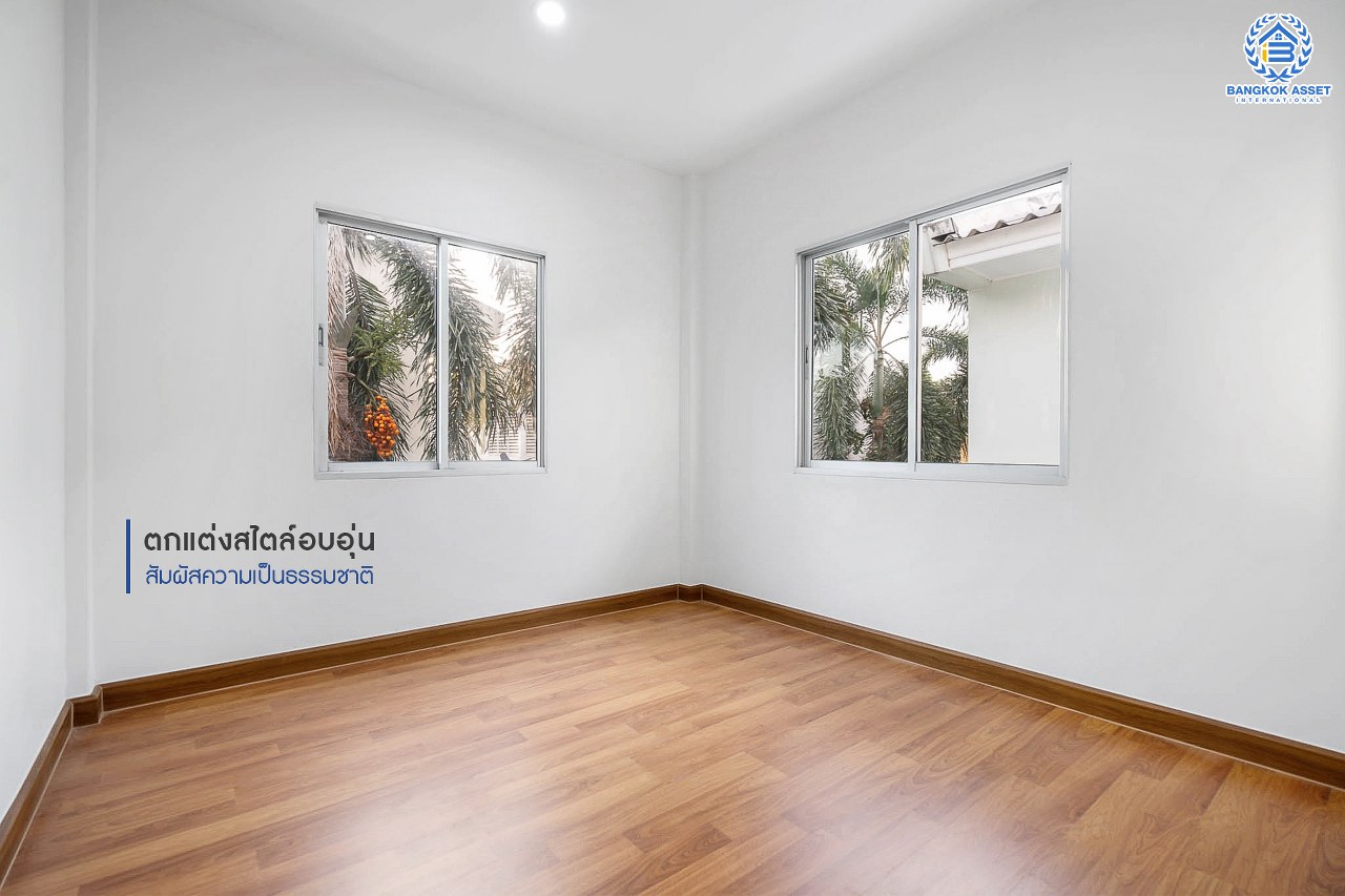 บ้านมือสองตกแต่งใหม่ ม.เดอะวิลล่า ราชพฤกษ์-ท่าอิฐ โซนต้นโครงการ #ห้องมุม หลังใหญ่ เนื้อที่ 24 ตร.ว. คุณภาพแบรนด์ Property Perfect ฟังก์ชั่นครบ! 3 ห้องนอน 2 ห้องน้ำ บนทำเลเยี่ยมเชื่อมต่อทั้งถ.รัตนาธิเบศร์ และถ.ราชพฤกษ์ และเพียง 10 นาที ถึงรถไฟฟ้า "สถานีบางรักน้อยท่าอิฐ"