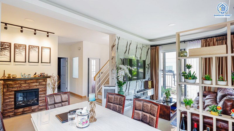 บ้านแฝดมือสองนนทบุรี ห้องมุม! ม.คิวดิสทริคท์ เวสต์เกต ตกแต่ง Built-In ทั้งหลัง พร้อมเฟอร์ฯ สวยแบบบ้านตัวอย่าง ฟังก์ชั่น 4 ห้องนอน 3 ห้องน้ำ โซนใกล้ส่วนกลาง บนทำเลดีที่สุด ใกล้รถไฟฟ้า และเซ็นทรัลเวสต์เกต