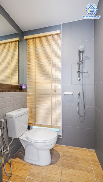 บ้านแฝดมือสองนนทบุรี ห้องมุม! ม.คิวดิสทริคท์ เวสต์เกต ตกแต่ง Built-In ทั้งหลัง พร้อมเฟอร์ฯ สวยแบบบ้านตัวอย่าง ฟังก์ชั่น 4 ห้องนอน 3 ห้องน้ำ โซนใกล้ส่วนกลาง บนทำเลดีที่สุด ใกล้รถไฟฟ้า และเซ็นทรัลเวสต์เกต