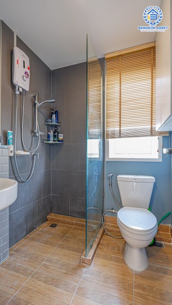 บ้านแฝดมือสองนนทบุรี ห้องมุม! ม.คิวดิสทริคท์ เวสต์เกต ตกแต่ง Built-In ทั้งหลัง พร้อมเฟอร์ฯ สวยแบบบ้านตัวอย่าง ฟังก์ชั่น 4 ห้องนอน 3 ห้องน้ำ โซนใกล้ส่วนกลาง บนทำเลดีที่สุด ใกล้รถไฟฟ้า และเซ็นทรัลเวสต์เกต