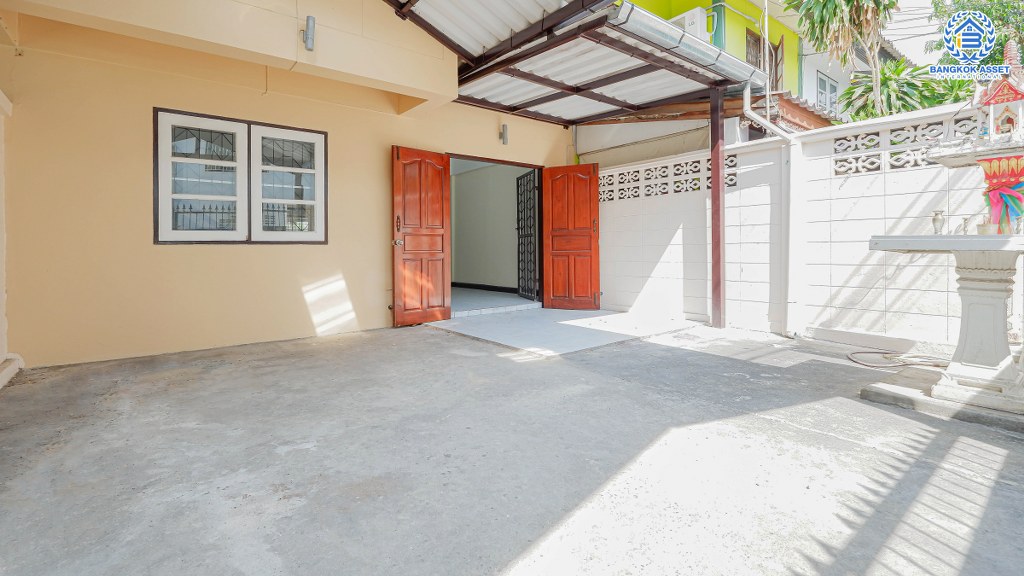 *****ทาวน์เฮ้าส์มือสองนนทบุรี เนื้อที่ 37.2 ตร.ว. พร้อมอยู่ ม.การเคหะปากเกร็ด ติวานนท์ ฟังก์ชั่น 3 ห้องนอน หน้ากว้าง 6 เมตร พื้นที่หลังบ้านกว้างมาก สามารถต่อเติมห้องได้อีก บนทำเลเยี่ยม ใกล้เซ็นทรัลแจ้งวัฒนะ และทางด่วน