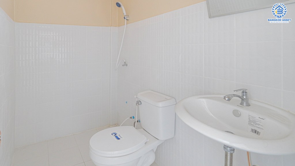 *****ทาวน์เฮ้าส์มือสองนนทบุรี เนื้อที่ 37.2 ตร.ว. พร้อมอยู่ ม.การเคหะปากเกร็ด ติวานนท์ ฟังก์ชั่น 3 ห้องนอน หน้ากว้าง 6 เมตร พื้นที่หลังบ้านกว้างมาก สามารถต่อเติมห้องได้อีก บนทำเลเยี่ยม ใกล้เซ็นทรัลแจ้งวัฒนะ และทางด่วน