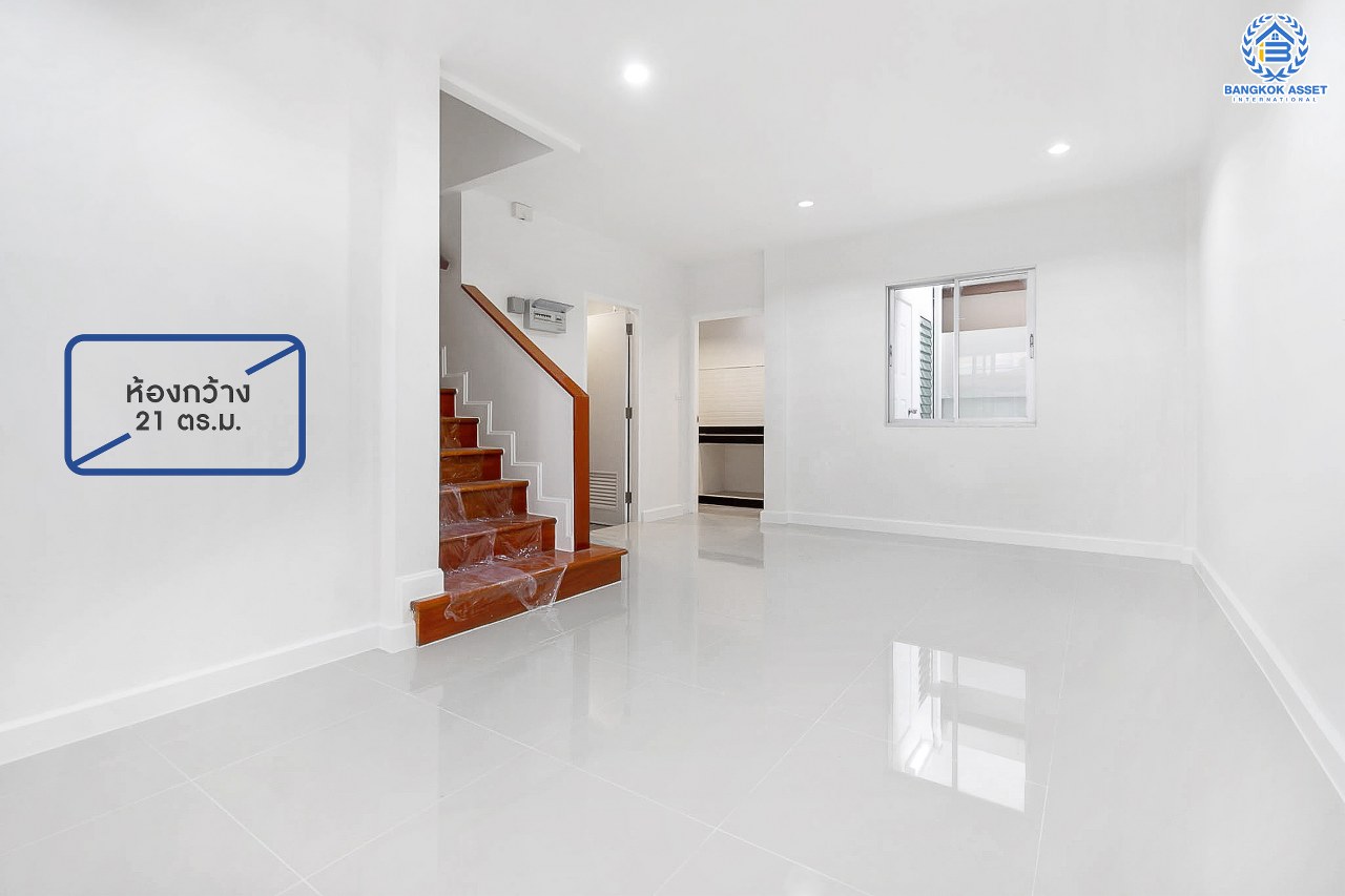 บ้านมือสองตกแต่งใหม่ ม.เดอะวิลล่า ราชพฤกษ์-ท่าอิฐ โซนใกล้ทะเลสาบและสวนสาธารณะ ตกแต่งสไตล์อบอุ่น เนื้อที่ 18 ตร.ว. คุณภาพแบรนด์ Property Perfect ฟังก์ชั่นครบ! 3 ห้องนอน 2 ห้องน้ำ บนทำเลเยี่ยมเชื่อมต่อทั้งถ.รัตนาธิเบศร์ และถ.ราชพฤกษ์ และเพียง 10 นาที ถึงรถไฟฟ้า "สถานีบางรักน้อยท่าอิฐ"...