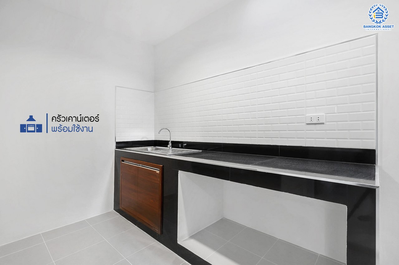 บ้านมือสองตกแต่งใหม่ ม.เดอะวิลล่า ราชพฤกษ์-ท่าอิฐ โซนใกล้ทะเลสาบและสวนสาธารณะ ตกแต่งสไตล์อบอุ่น เนื้อที่ 18 ตร.ว. คุณภาพแบรนด์ Property Perfect ฟังก์ชั่นครบ! 3 ห้องนอน 2 ห้องน้ำ บนทำเลเยี่ยมเชื่อมต่อทั้งถ.รัตนาธิเบศร์ และถ.ราชพฤกษ์ และเพียง 10 นาที ถึงรถไฟฟ้า "สถานีบางรักน้อยท่าอิฐ"...