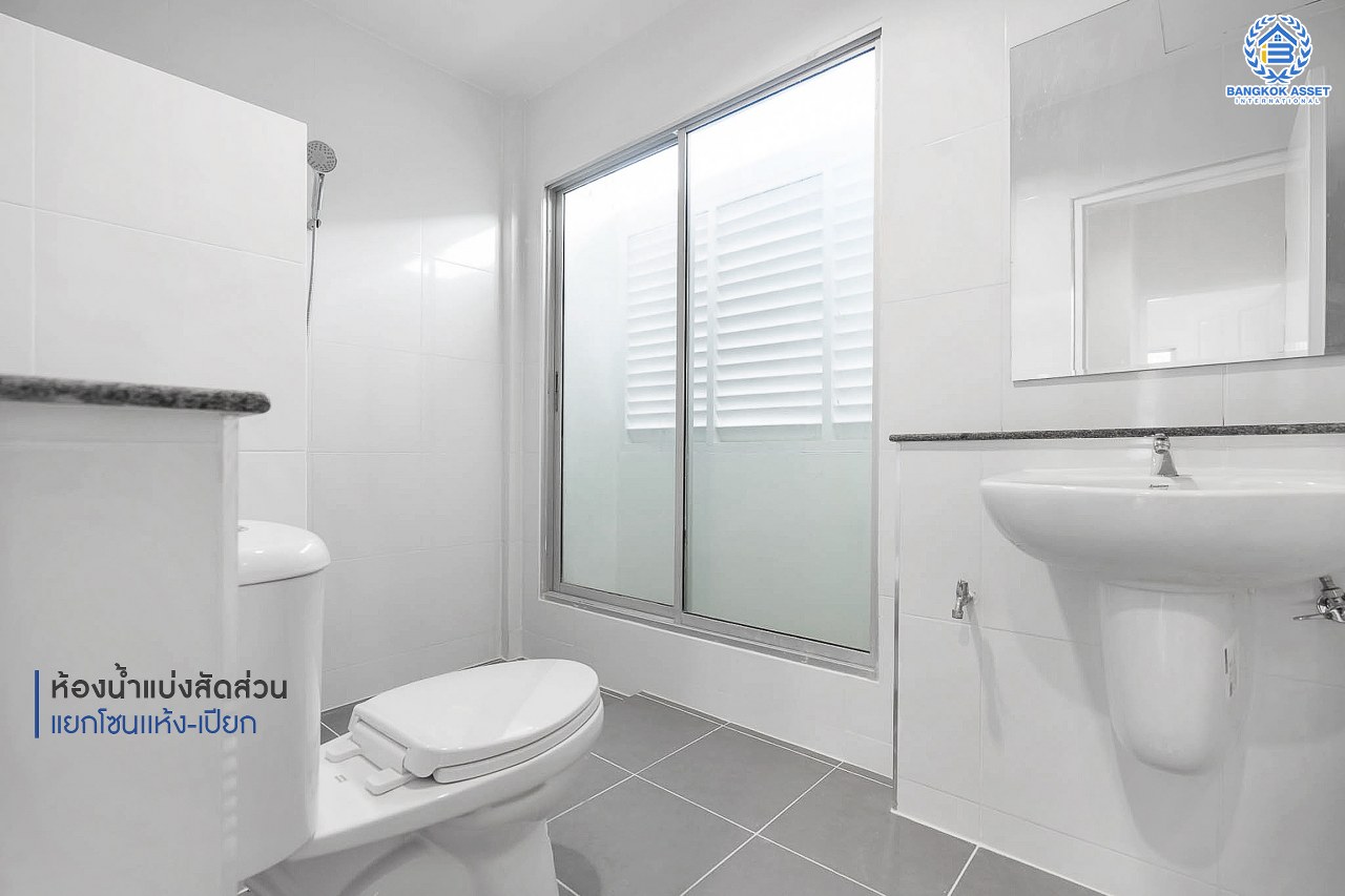 บ้านมือสองตกแต่งใหม่ ม.เดอะวิลล่า ราชพฤกษ์-ท่าอิฐ โซนใกล้ทะเลสาบและสวนสาธารณะ ตกแต่งสไตล์อบอุ่น เนื้อที่ 18 ตร.ว. คุณภาพแบรนด์ Property Perfect ฟังก์ชั่นครบ! 3 ห้องนอน 2 ห้องน้ำ บนทำเลเยี่ยมเชื่อมต่อทั้งถ.รัตนาธิเบศร์ และถ.ราชพฤกษ์ และเพียง 10 นาที ถึงรถไฟฟ้า "สถานีบางรักน้อยท่าอิฐ"...