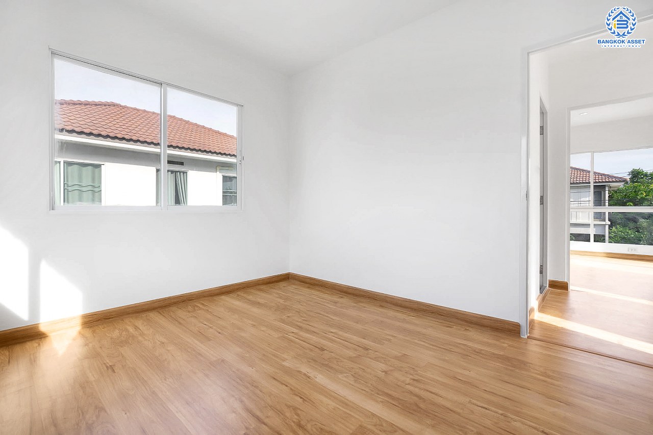 บ้านมือสองตกแต่งใหม่ ม.พฤกษ์ลดา2 บางใหญ่-เซ็นทรัลเวสต์เกต บ้านเดี่ยวคุณภาพ LH ตกแต่งสไตล์อบอุ่น Facilities ครบครัน เนื้อที่ 50 ตร.ว. พร้อมฟังก์ชั่น 3 ห้องนอน 2 ห้องน้ำ 2 ที่จอดรถ เดินทางสะดวกสบาย บนเส้นทางสายหลัก "กาญจนาภิเษก" ใกล้เซ็นทรัลเวสต์เกต และรถไฟฟ้า "สถานีคลองบางไผ่"...