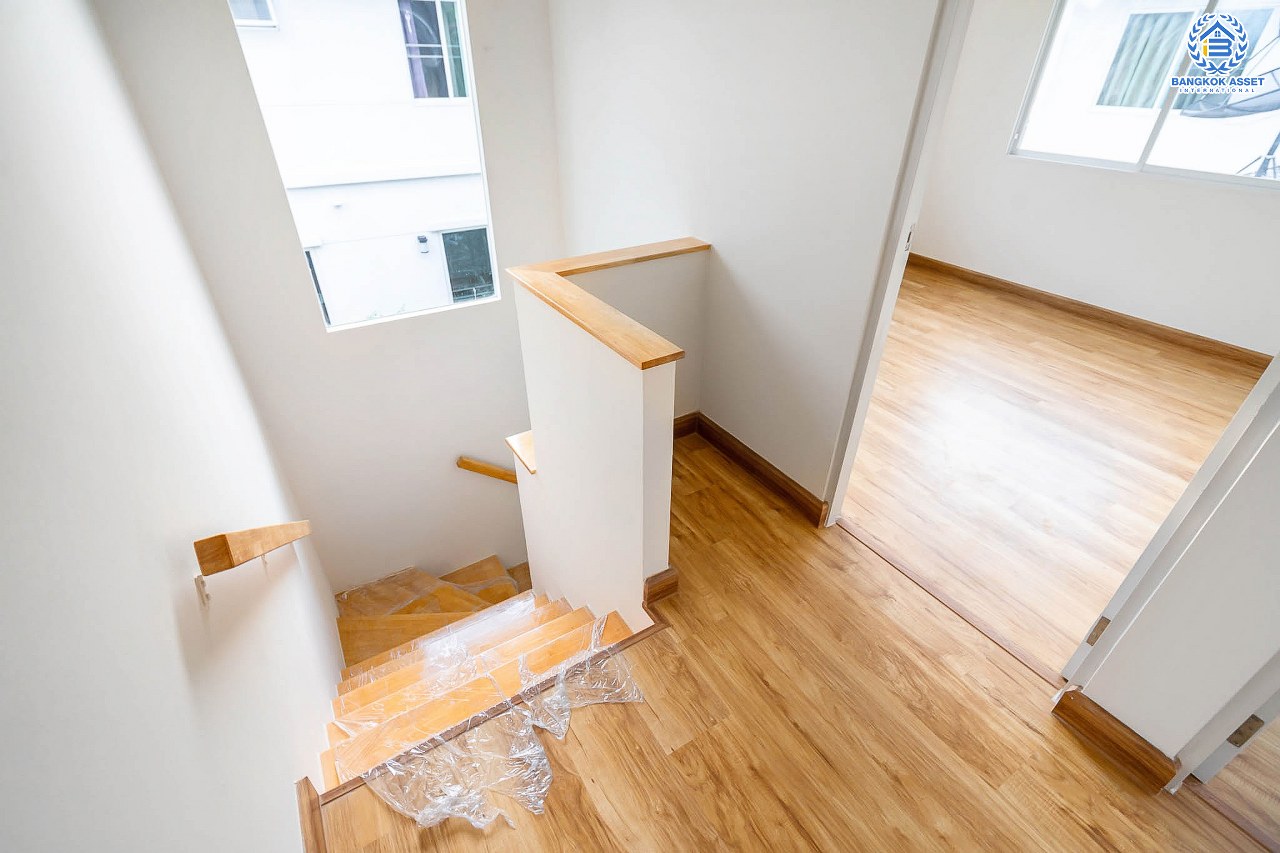 บ้านมือสองตกแต่งใหม่ ม.พฤกษ์ลดา2 บางใหญ่-เซ็นทรัลเวสต์เกต บ้านเดี่ยวคุณภาพ LH ตกแต่งสไตล์อบอุ่น Facilities ครบครัน เนื้อที่ 50 ตร.ว. พร้อมฟังก์ชั่น 3 ห้องนอน 2 ห้องน้ำ 2 ที่จอดรถ เดินทางสะดวกสบาย บนเส้นทางสายหลัก "กาญจนาภิเษก" ใกล้เซ็นทรัลเวสต์เกต และรถไฟฟ้า "สถานีคลองบางไผ่"...