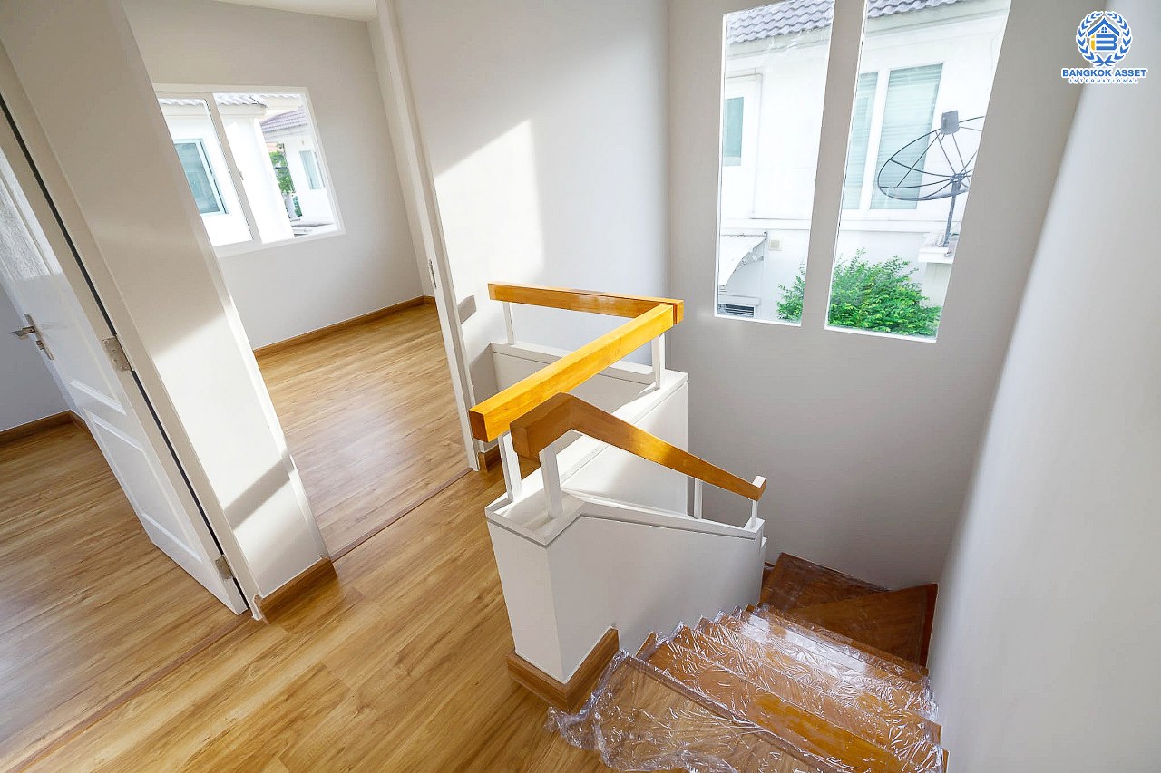 บ้านมือสองตกแต่งใหม่ คุณภาพ LH ม.พฤกษ์ลดา2 บางใหญ่-เซ็นทรัลเวสต์เกต หลังมุม พร้อมอยู่ Facilities ครบครัน เนื้อที่ 58.6 ตร.ว. พร้อมฟังก์ชั่น 3 ห้องนอน 2 ห้องน้ำ 2 ที่จอดรถ เดินทางสะดวกสบาย บนเส้นทางสายหลัก "กาญจนาภิเษก" ใกล้เซ็นทรัลเวสต์เกต และเพียง 10 นาทีถึงMRT "สถานีคลองบางไผ่"...