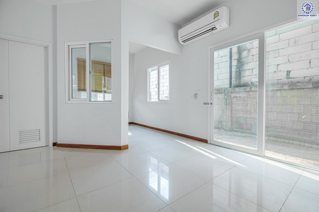 ทาวน์เฮ้าส์มือสองนนทบุรี ห้องมุม! ม.กัสโต้ ปิ่นเกล้า-จรัญฯ เนื้อที่ 24.6 ตร.ว. คุณภาพแบรนด์ Q.House บนทำเลเยี่ยม เชื่อมต่อถ.นครอินทร์ จรัญสนิทวงศ์ ใกล้รถไฟฟ้าสถานีบางอ้อ...