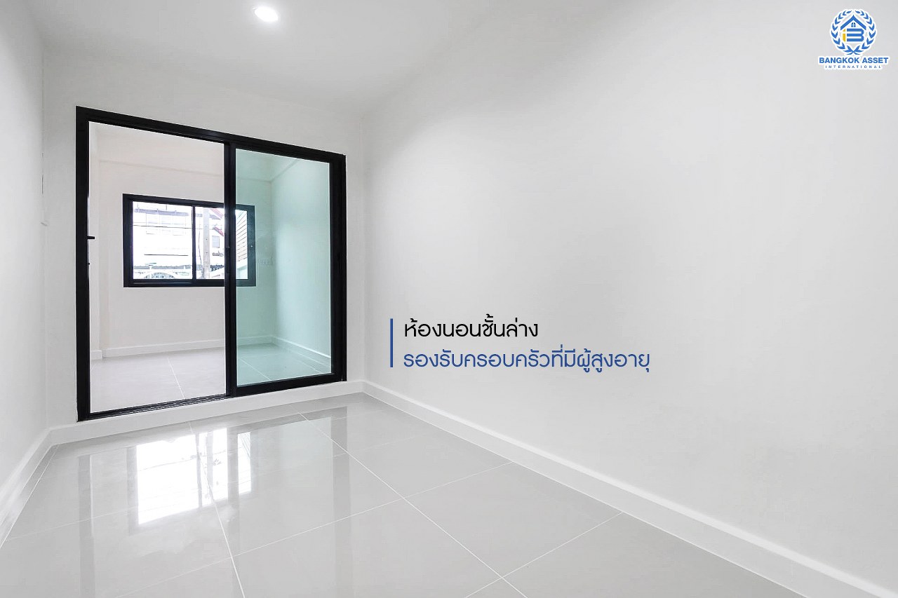 บ้านมือสองตกแต่งใหม่ ม.ลานทอง ติวานนท์-ปากเกร็ด บ้านแฝดหลังใหญ่พร้อมอยู่ เนื้อที่ 40 ตร.ว. ฟังก์ชั่น 3 ห้องนอน 2 ห้องน้ำ 2 ที่จอดรถ (มีห้องนอนชั้นล่างรองรับครอบครัวที่มีผู้สูงอายุ) ครัวกว้าง ต่อเติมครบ สะดวกทุกการเดินทาง บนทำเลติด ถ.ติวานนท์ ใกล้เซ็นทรัล และทางด่วน "แจ้งวัฒนะ" เพียง 5 นาทีถึง "ห้าแยกปากเกร็ด"...