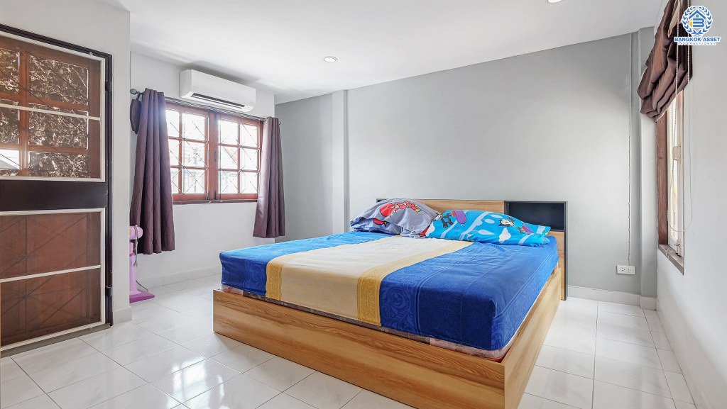 ทาวน์โฮมมือสองนนทบุรี ติดถนนแจ้งวัฒนะ! ม.สายลม (แจ้งวัฒนะ-ปากเกร็ด) ฟังก์ชั่นครบ ต่อเติมหลังบ้าน พร้อมอยู่! แถมแอร์ 2 เครื่อง บนทำเลใกล้เซ็นทรัลแจ้งวัฒนะ รองรับรถไฟฟ้าสายสีชมพู ราคาสุดคุ้ม!...