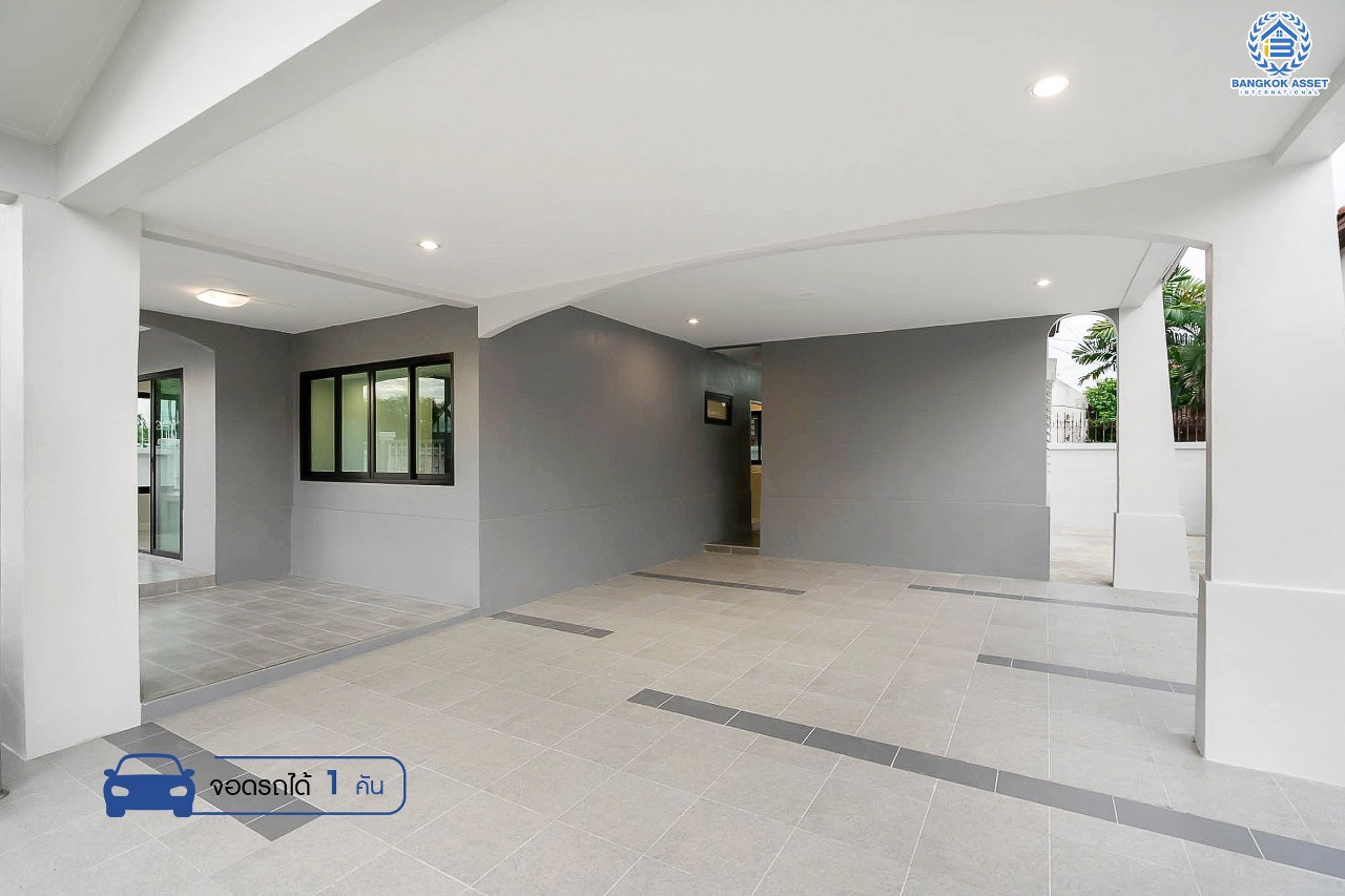 บ้านมือสองตกแต่งใหม่ ม.เดอะเลกาซี่ ปิ่นเกล้า #ห้องริม หลังใหญ่พร้อมอยู่ เนื้อที่ 57.3 ตร.ว. ฟังก์ชั่นจัดเต็ม 5 ห้องนอน(มีห้องแม่บ้าน) 3 ห้องน้ำ ภายในกว้างขวาง คัดสรรวัสดุเกรดพรีเมี่ยม ทำเลใกล้ถ.กาญจนาภิเษก และเดอะมอลล์บางแค สามารถเชื่อมต่อจรัญสนิทวงศ์ได้อย่างรวดเร็ว