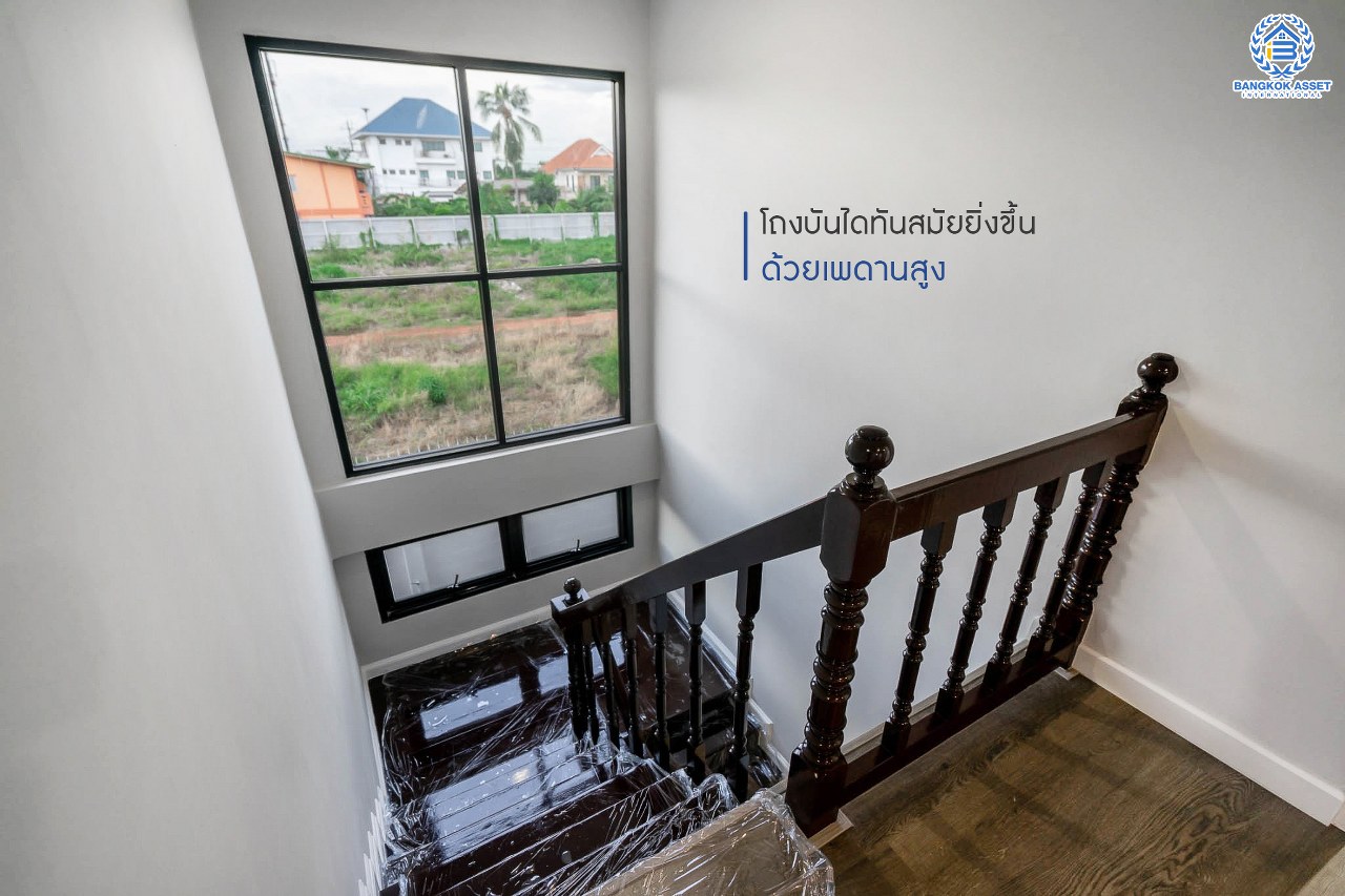 บ้านมือสองตกแต่งใหม่ ม.เดอะเลกาซี่ ปิ่นเกล้า #ห้องริม หลังใหญ่พร้อมอยู่ เนื้อที่ 57.3 ตร.ว. ฟังก์ชั่นจัดเต็ม 5 ห้องนอน(มีห้องแม่บ้าน) 3 ห้องน้ำ ภายในกว้างขวาง คัดสรรวัสดุเกรดพรีเมี่ยม ทำเลใกล้ถ.กาญจนาภิเษก และเดอะมอลล์บางแค สามารถเชื่อมต่อจรัญสนิทวงศ์ได้อย่างรวดเร็ว