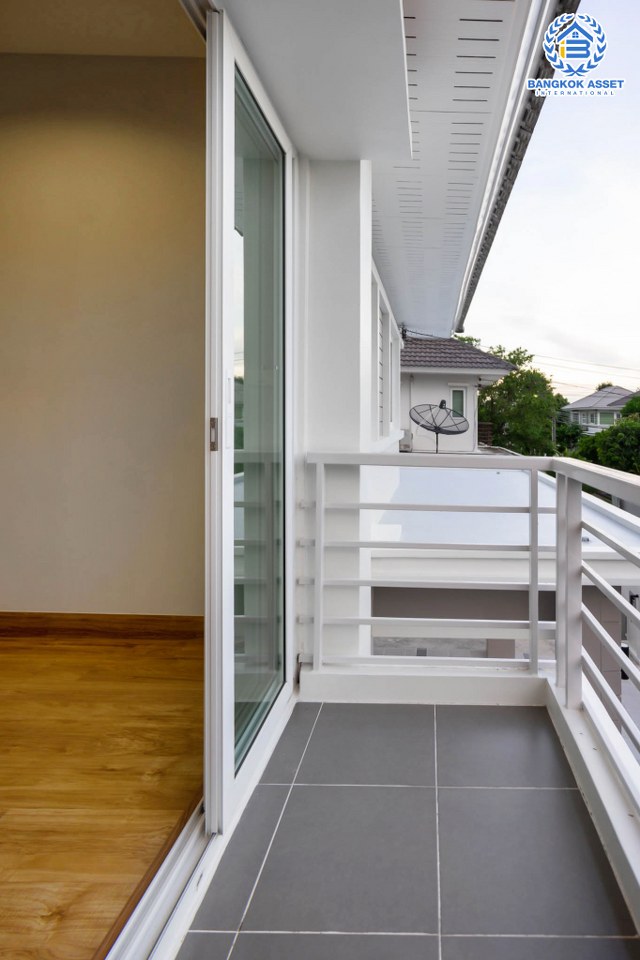 บ้านมือสองตกแต่งใหม่ ม.เพอร์เฟคพาร์ค พระราม5-บางใหญ่ (ซ.วัดพระนอน) ตกแต่งสไตล์อบอุ่น คุณภาพแบรนด์ Property perfect เนื้อที่ 59 ตร.ว. พื้นที่ข้างบ้านกว้าง ฟังก์ชั่น 3 ห้องนอน 3 ห้องน้ำ 2 ที่จอดรถ  ทำเลใกล้วงแหวนกาญจนาฯ , Central Westgate และรถไฟฟ้าสายสีม่วง "สถานีตลาดบางใหญ่"