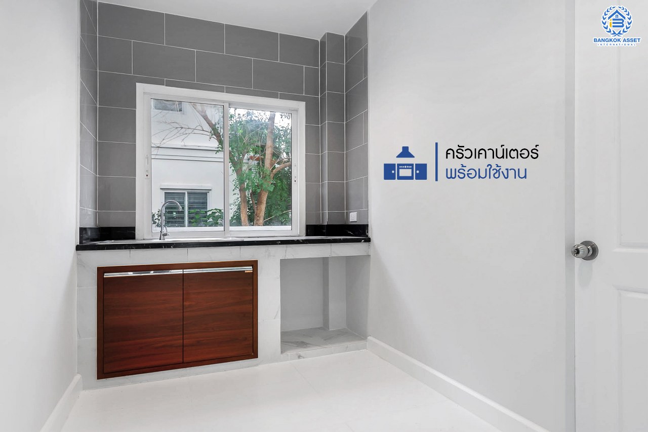 บ้านมือสองตกแต่งใหม่ ม.เพอร์เฟคเพลส2 ติดถ.รัตนาธิเบศร์ หลังใหญ่พร้อมอยู่ เนื้อที่ 57 ตร.ว. ดีไซน์โมเดิร์น ตกแต่งโทนอบอุ่น ฟังก์ชั่น 3 ห้องนอน 3 ห้องน้ำ 2 ที่จอดรถ บนที่สุดแห่งทำเลโซนเมือง เชื่อมต่อทุกการเดินทาง เพียง 5 นาที ถึง MRT "สถานีไทรม้า" ใกล้จุดขึ้นทางด่วน "งามวงศ์วาน"