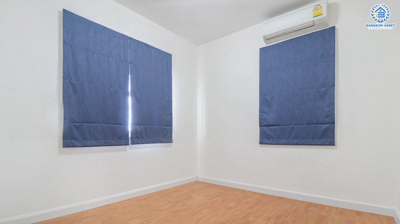 บ้านเดี่ยวมือสอง ทำเลปทุมธานี! โครงการ พฤกษาวิลเลจ30 เดอะซีซั่น แจ้งวัฒนะ-ราชพฤกษ์ ตกแต่ง/ต่อเติมเต็ม เนื้อที่ 66 ตร.ว. ฟังก์ชั่น 3 ห้องนอน 2 ห้องน้ำ แถมแอร์ 4 เครื่อง!! บนทำเลเดินทางสะดวกสบายเข้า-ออกได้หลายเส้นทาง ใกล้เมืองทองธานี และจุดขึ้นทางด่วน "แจ้งวัฒนะ"