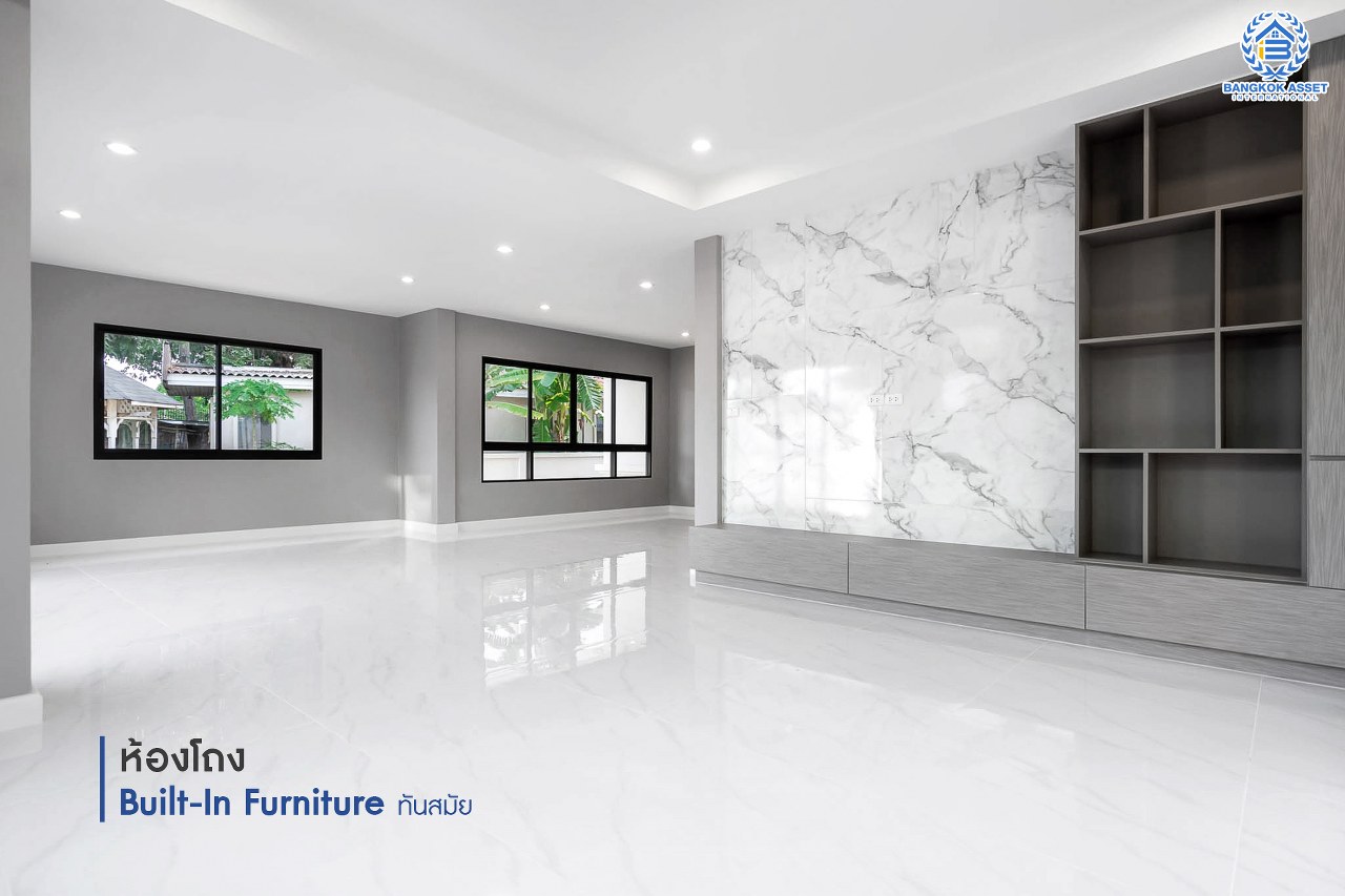 บ้านมือสองตกแต่งใหม่ หลังใหญ่พิเศษ! เนื้อที่ 154 ตร.ว. ม.มัณฑนา ปิ่นเกล้า-กาญจนาภิเษก (ซ.วัดพระเงิน) บนพื้นที่ใช้สอยกว่า 306.5 ตร.ม. ฟังก์ชั่นจัดเต็ม 4 ห้องนอน(มีห้องแม่บ้าน) 4 ห้องน้ำ 2 ที่จอดรถ เดินทางสะดวก บนทำเลติดถนนใหญ่ ใกล้เซ็นทรัลเวสต์เกต รถไฟฟ้าสายสีม่วง "สถานีตลาดบางใหญ่" และทางด่วนศรีรัช!