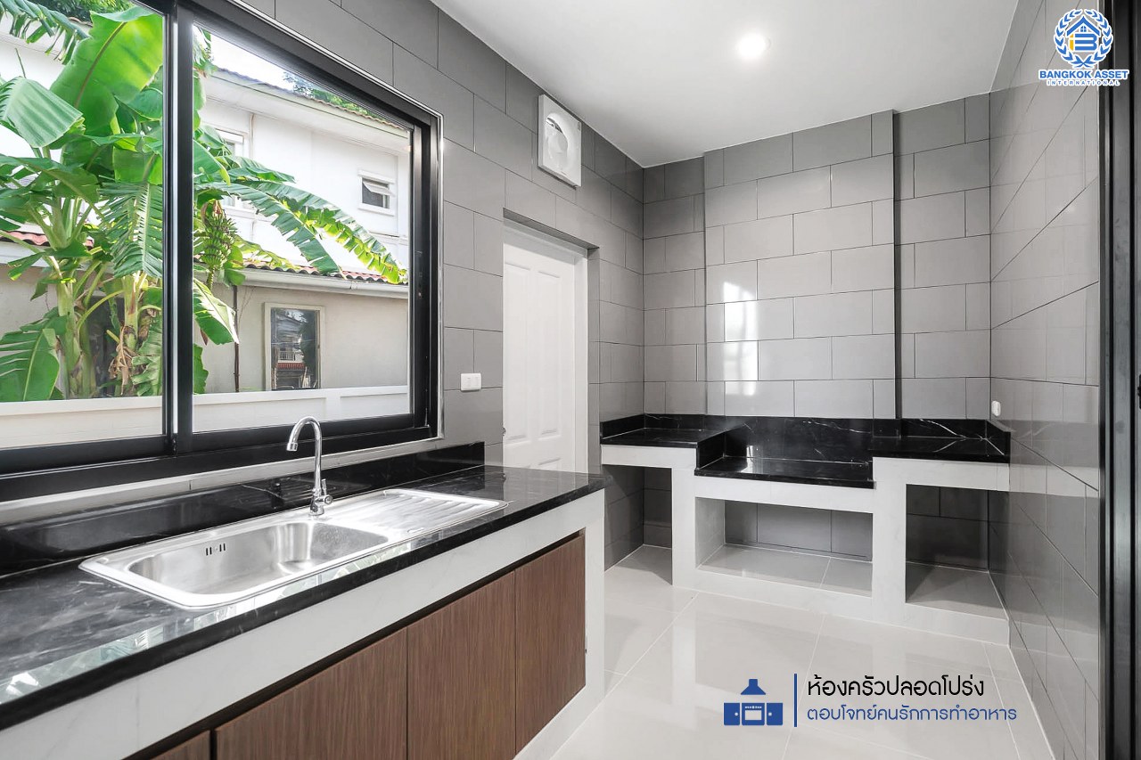 บ้านมือสองตกแต่งใหม่ หลังใหญ่พิเศษ! เนื้อที่ 154 ตร.ว. ม.มัณฑนา ปิ่นเกล้า-กาญจนาภิเษก (ซ.วัดพระเงิน) บนพื้นที่ใช้สอยกว่า 306.5 ตร.ม. ฟังก์ชั่นจัดเต็ม 4 ห้องนอน(มีห้องแม่บ้าน) 4 ห้องน้ำ 2 ที่จอดรถ เดินทางสะดวก บนทำเลติดถนนใหญ่ ใกล้เซ็นทรัลเวสต์เกต รถไฟฟ้าสายสีม่วง "สถานีตลาดบางใหญ่" และทางด่วนศรีรัช!