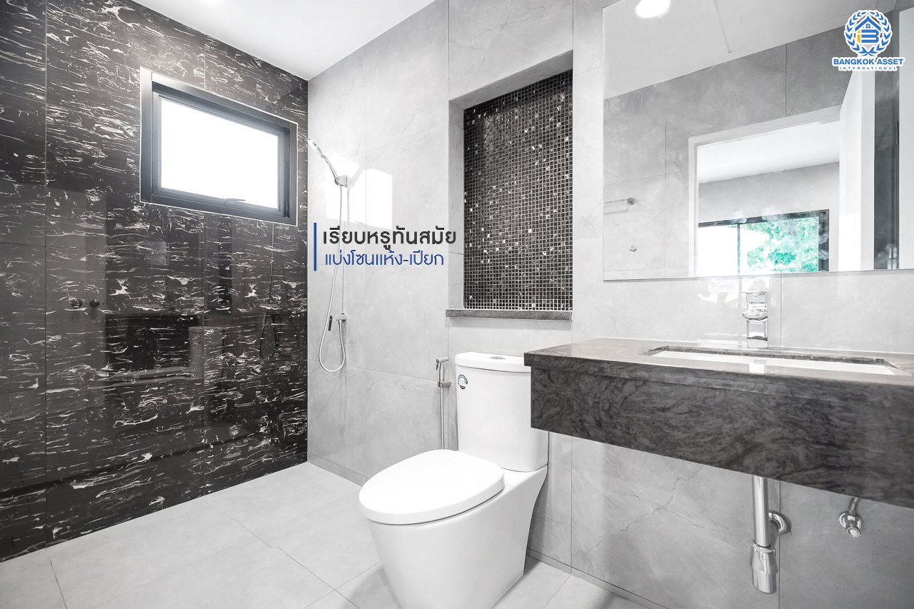 บ้านมือสองตกแต่งใหม่ หลังใหญ่พิเศษ! เนื้อที่ 154 ตร.ว. ม.มัณฑนา ปิ่นเกล้า-กาญจนาภิเษก (ซ.วัดพระเงิน) บนพื้นที่ใช้สอยกว่า 306.5 ตร.ม. ฟังก์ชั่นจัดเต็ม 4 ห้องนอน(มีห้องแม่บ้าน) 4 ห้องน้ำ 2 ที่จอดรถ เดินทางสะดวก บนทำเลติดถนนใหญ่ ใกล้เซ็นทรัลเวสต์เกต รถไฟฟ้าสายสีม่วง "สถานีตลาดบางใหญ่" และทางด่วนศรีรัช!