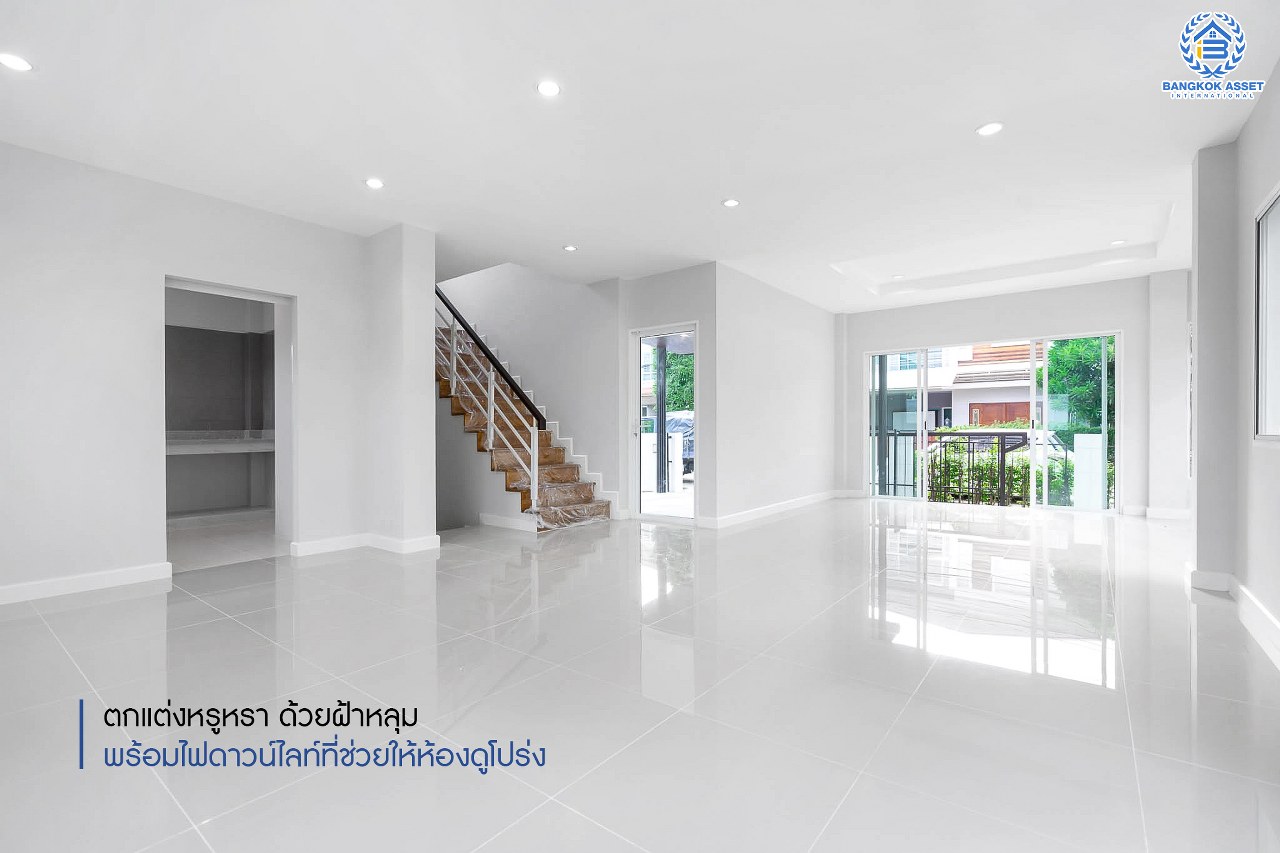 บ้านมือสองตกแต่งใหม่ หลังใหญ่ ห้องมุมพร้อมอยู่ ม.เดอะคลัสเตอร์วิลล์ 4 ราชพฤกษ์ – สิรินธร เนื้อที่ 55.5 ตร.ว. ฟังก์ชั่น 3 ห้องนอน 3 ห้องน้ำ จอดรถได้ถึง 2 คัน  พร้อมพื้นที่ใช้สอยกว่า 151 ตร.ม. Facilitie ครบครัน  การเดินทางสะดวก ใกล้วงเวียนพระรามห้า ,The Walk และจุดขึ้นทางด่วน "ศรีรัช"...