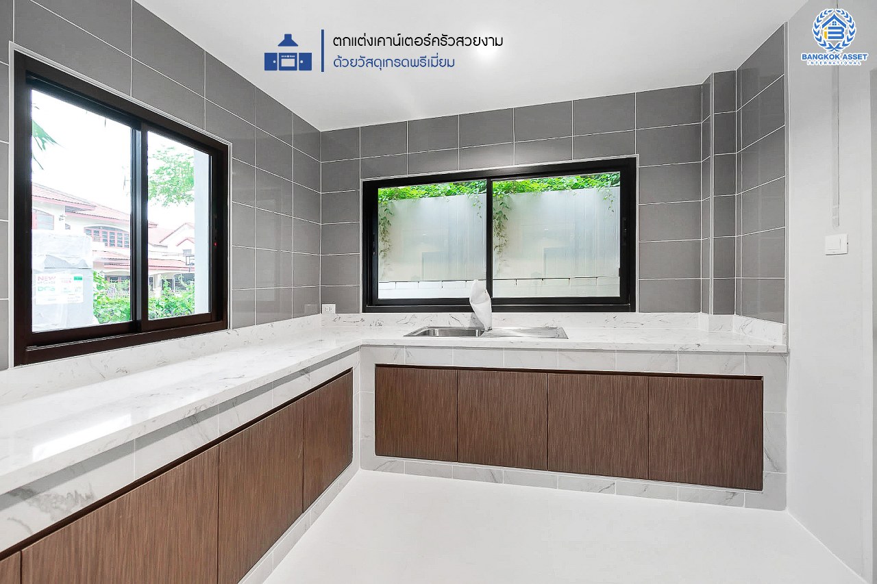 บ้านมือสองตกแต่งใหม่ ม.ปิ่นเกล้าการ์เด้นซิตี้ พุทธมณฆลสาย 2 หลังใหญ่ เนื้อที่ 62.3 ตร.ว. บรรยากาศเป็นส่วนตัว ฟังก์ชั่น 5 ห้องนอน (มีห้องแม่บ้าน) 3 ห้องน้ำ พร้อม Living Room กว้างขวาง บนทำเลเดินทางสะดวก ทางคู่ขนานลอยฟ้าบรมราชชนนี  และเพียง 10 นาทีถึงเซ็นทรัลปิ่นเกล้า