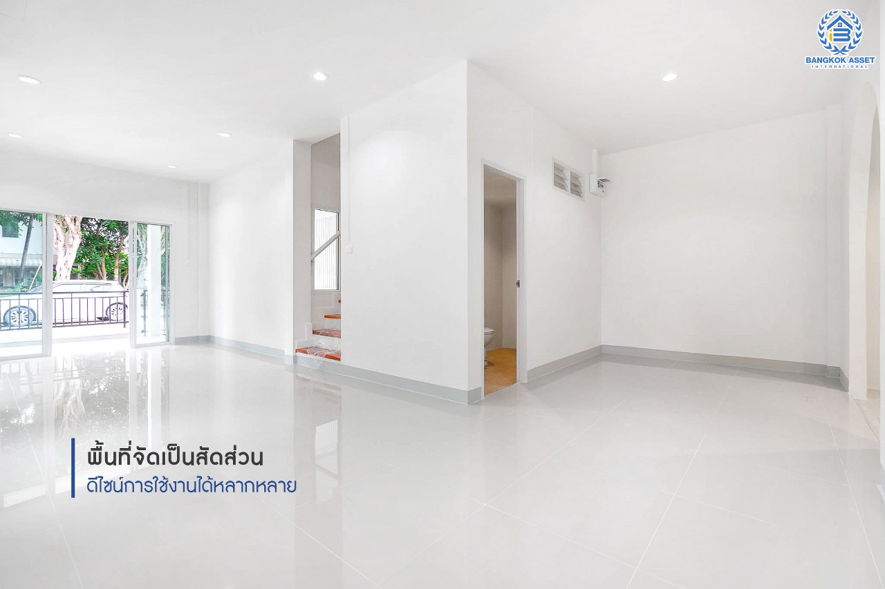 บ้านมือสองตกแต่งใหม่ ทาวน์เฮ้าส์ ห้องมุม! หลังใหญ่มาก เนื้อที่ 31.3 ตร.ว. ม.เปี่ยมสุข รัตนาธิเบศร์-พระนั่งเกล้า ต่อเติมเต็ม พร้อมอยู่ ฟังก์ชั่นจัดเต็ม 3 ห้องนอน 2 ห้องน้ำ ตอบโจทย์ทุกการเข้าอยู่ บนทำเลโซนเมือง ติดถ.รัตนาธิเบศร์ ใกล้เซ็นทรัลรัตนาธิเบศร์ และรถไฟฟ้าสถานี "สะพานพระนั่งเกล้า"