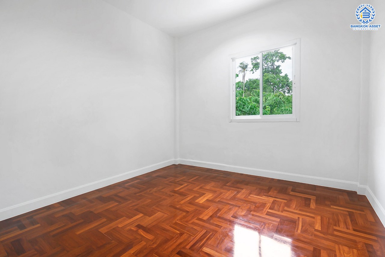 บ้านมือสองตกแต่งใหม่ ทาวน์เฮ้าส์ ห้องมุม! หลังใหญ่มาก เนื้อที่ 31.3 ตร.ว. ม.เปี่ยมสุข รัตนาธิเบศร์-พระนั่งเกล้า ต่อเติมเต็ม พร้อมอยู่ ฟังก์ชั่นจัดเต็ม 3 ห้องนอน 2 ห้องน้ำ ตอบโจทย์ทุกการเข้าอยู่ บนทำเลโซนเมือง ติดถ.รัตนาธิเบศร์ ใกล้เซ็นทรัลรัตนาธิเบศร์ และรถไฟฟ้าสถานี "สะพานพระนั่งเกล้า"