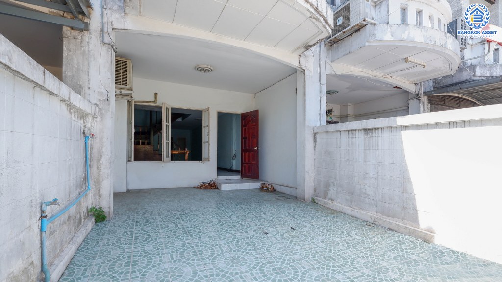 ทาวน์เฮ้าส์มือสองนนทบุรี ราคาถูกมากกกกก ม.บ้านริมน้ำนนท์นที บางกรวย-ไทรน้อย เนื้อที่ 20 ตร.ว. ฟังชั่น 2 ห้องนอน 2 ห้องน้ำ ใกล้เซ็นทรัสเวสต์เกต ใกล้รถไฟฟ้าสองสถานีบางพลูและบางรักใหญ่