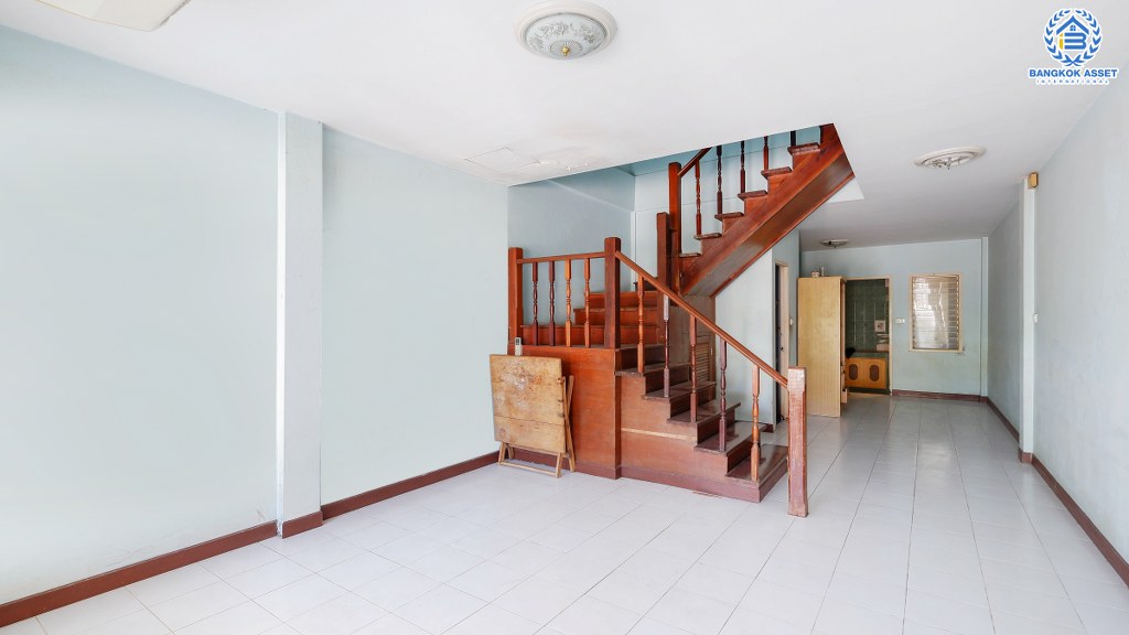 ทาวน์เฮ้าส์มือสองนนทบุรี ราคาถูกมากกกกก ม.บ้านริมน้ำนนท์นที บางกรวย-ไทรน้อย เนื้อที่ 20 ตร.ว. ฟังชั่น 2 ห้องนอน 2 ห้องน้ำ ใกล้เซ็นทรัสเวสต์เกต ใกล้รถไฟฟ้าสองสถานีบางพลูและบางรักใหญ่