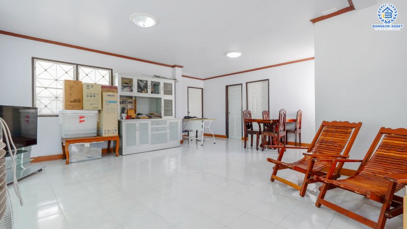 บ้านเดี่ยวมือสองนนทบุรี ห้องมุม! หน้าบ้านไม่ชนใคร! ม.กฤษดานคร20 ปิ่นเกล้า ติดถนนบรมราชชนนี บ้านเดี่ยวหลังใหญ่มีพื้นที่สนามหญ้า บนเนื้อที่ 73 ตร.ว. ฟังก์ชั่นครบ! กว้างขวางบนพื้นที่ใช้สอยกว่า 220 ตร.ม. บนทำเลเดินทางสะดวก เพียง 10 นาทีถึงเซ็นทรัลปิ่นเกล้า